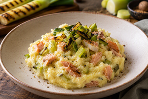 Gegrilde preipuree met gerookte forel